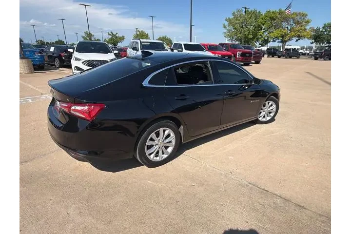 $13891 : Chevrolet Malibu 2021 LT 4dr image 8