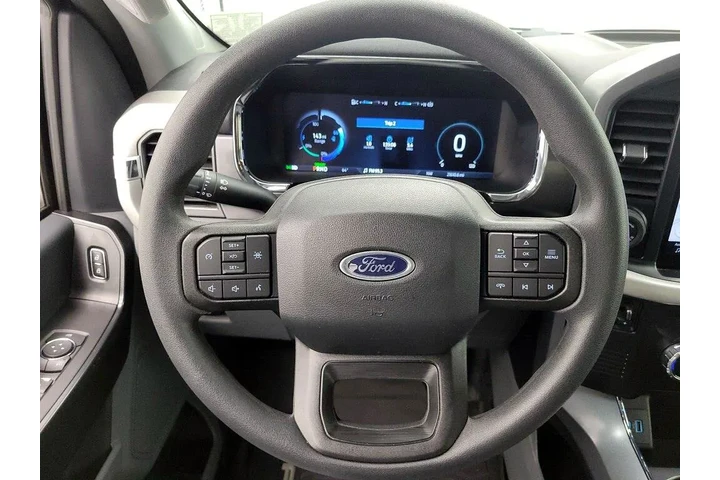 $39998 : Ford F-150 Lightning 2023 AW image 10