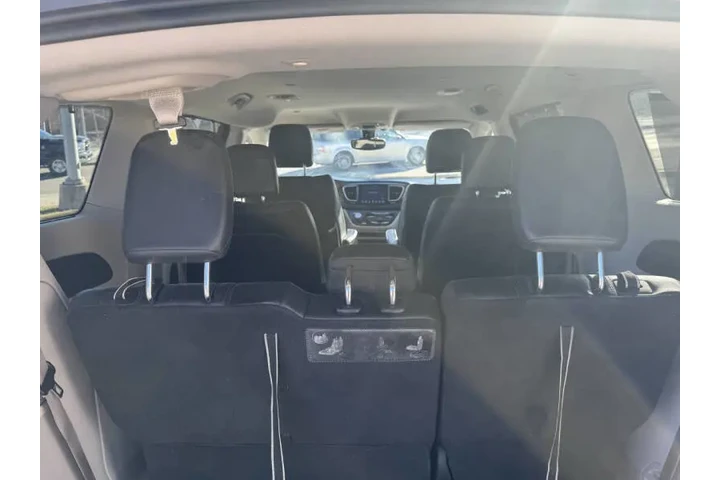 $8999 : 2017 Pacifica Touring-L image 8