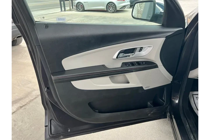 2015 Equinox 1LT AWD image 10