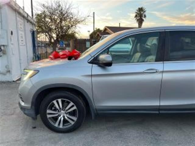 $12895 : 2016 HONDA PILOT2016 HONDA PI image 5