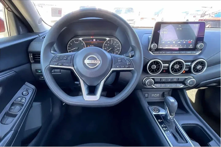 $19823 : Nissan Sentra 2024 SV 4dr Se image 5