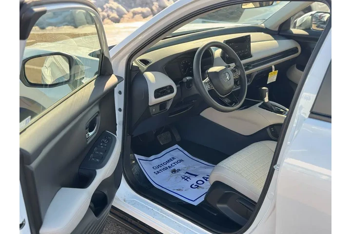 $26679 : Honda HR-V 2026 AWD LX 4dr C image 4