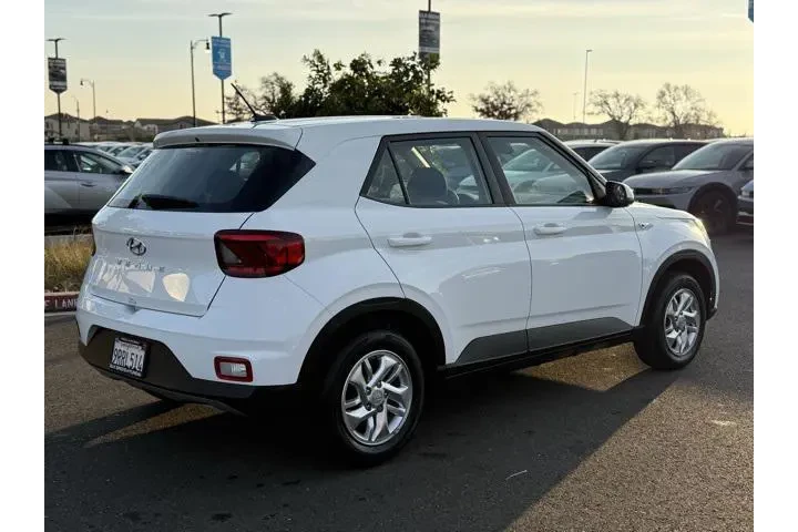 $19018 : Hyundai VENUE 2025 SE 4dr Cr image 5