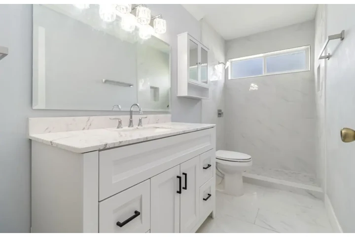 $2500 : 3Bed Home available in Miami image 10