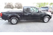 $13900 : 2016 Frontier SV V6 thumbnail