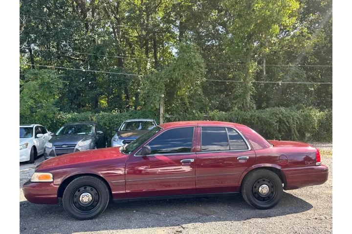 $3500 : 2008 Crown Victoria image 5
