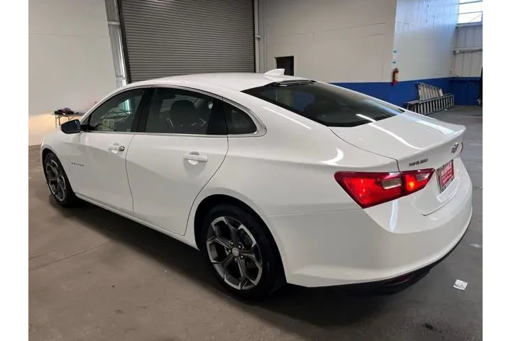 $16359 : Chevrolet Malibu 2023 LT 4dr image 5