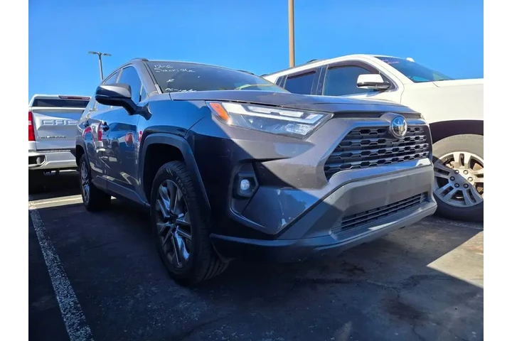 $32991 : Toyota RAV4 2023 AWD XLE Pre image 1