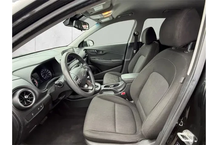 $17585 : Hyundai KONA 2023 SEL 4dr Cr image 4