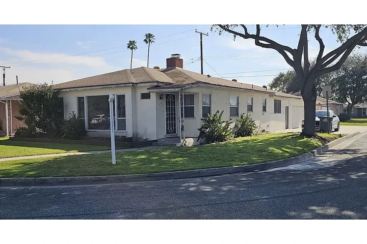 $2200 : ALL UTILITIES INCLUDED‼️S Gate image 1