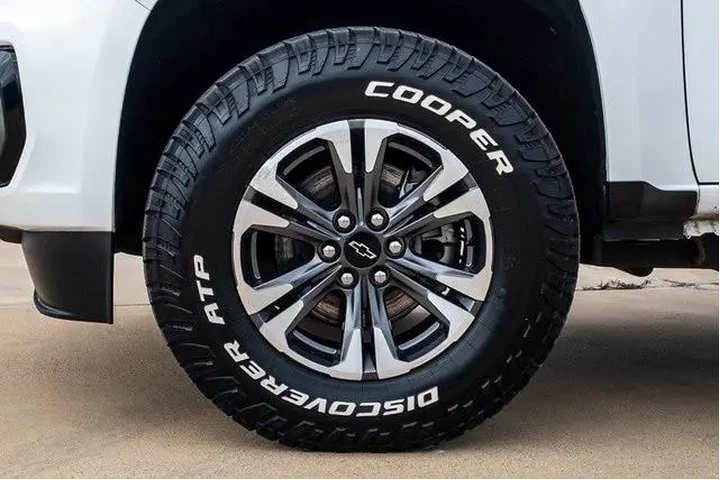 $25242 : Chevrolet Colorado 2021 4x4 image 6