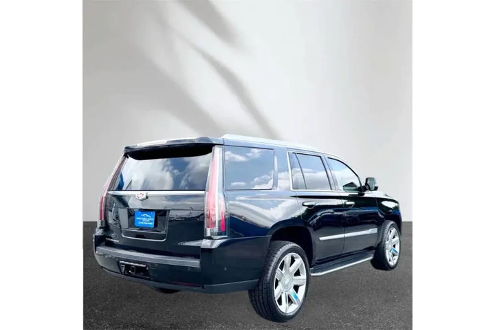 $29990 : 2018 Escalade Luxury image 4