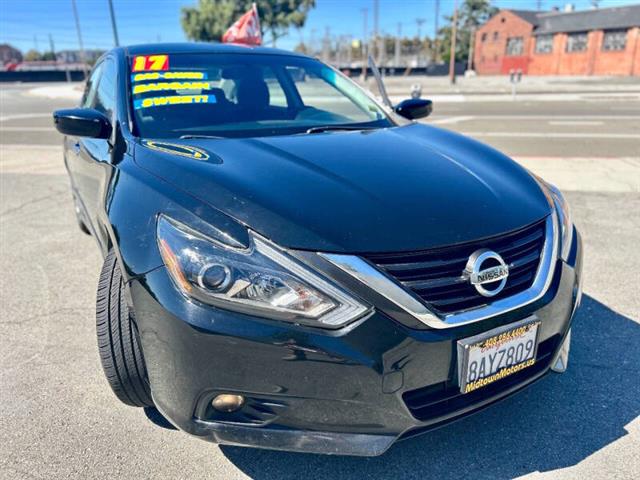 2017 Altima 2.5 SR image 2