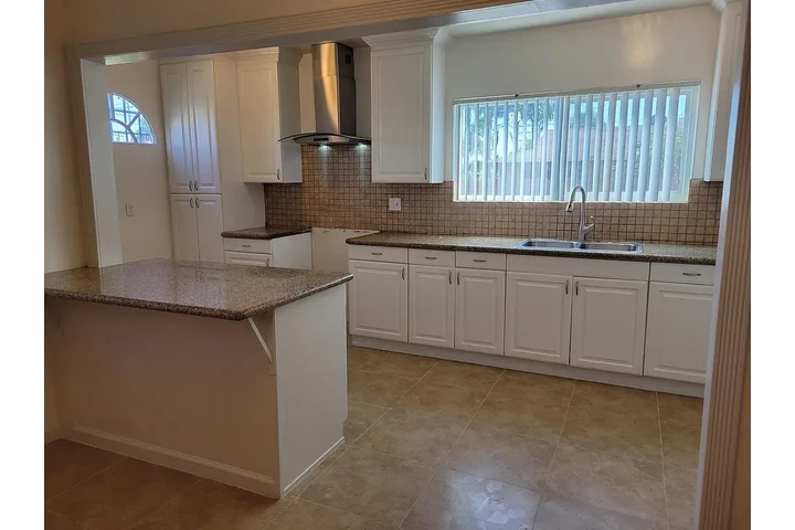 $1280 : CUDAHY RENTA image 2