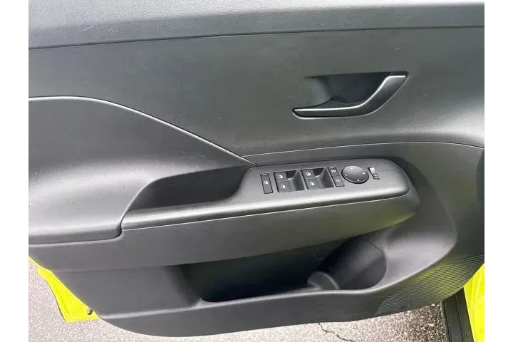 $22687 : Hyundai KONA 2025 SE 4dr Cro image 9