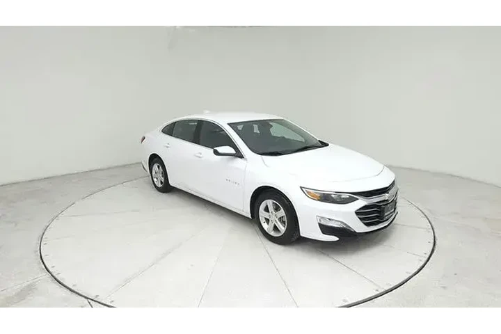 $18983 : Chevrolet Malibu 2024 LT 4dr image 3