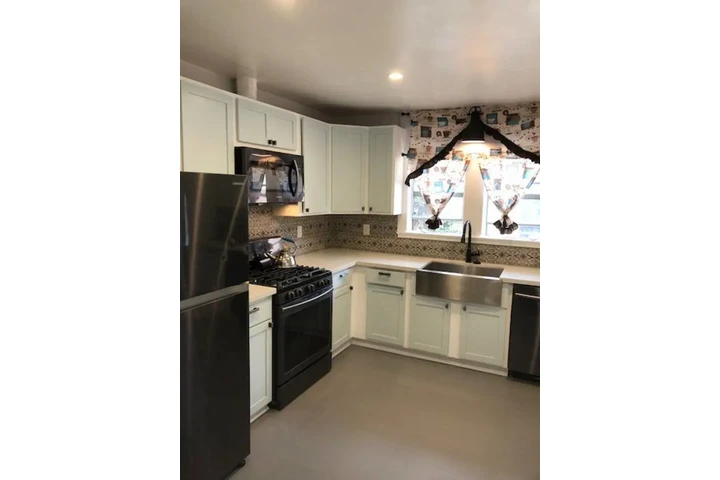 $995 : Boyle Heights 90063 cuarto image 9