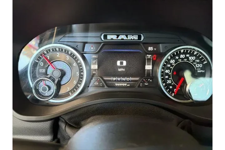$32086 : Ram 1500 2021 4x2 Laramie 4d image 9