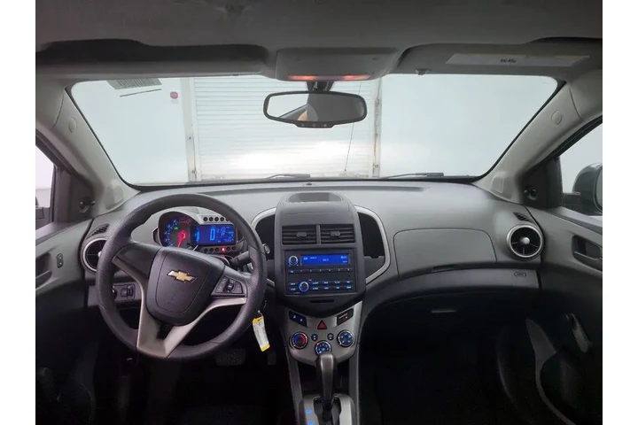 $11599 : Chevrolet Sonic 2016 LS Auto image 9