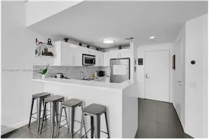 $4000 : Rental property with 1 bedro image 8