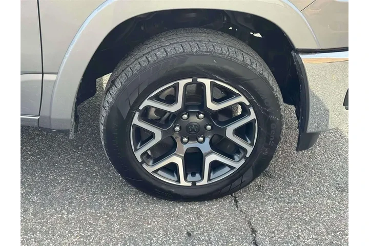 $38456 : Ram 1500 2025 4x4 Laramie 4d image 10