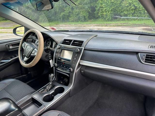 $5500 : 2015 Camry SE image 5