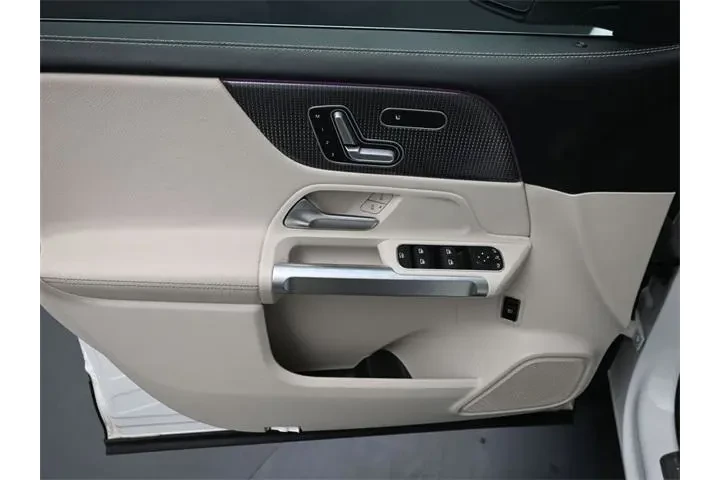 $18080 : Mercedes-Benz GLB 2020 GLB 2 image 5