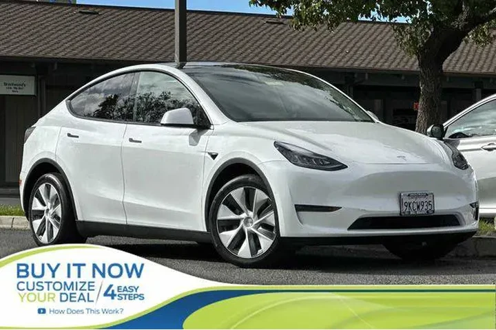 $28080 : Tesla Model Y 2020 AWD Long image 1