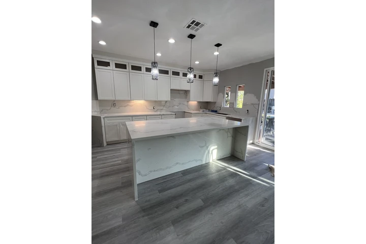 Remodele su cocina y baño image 1