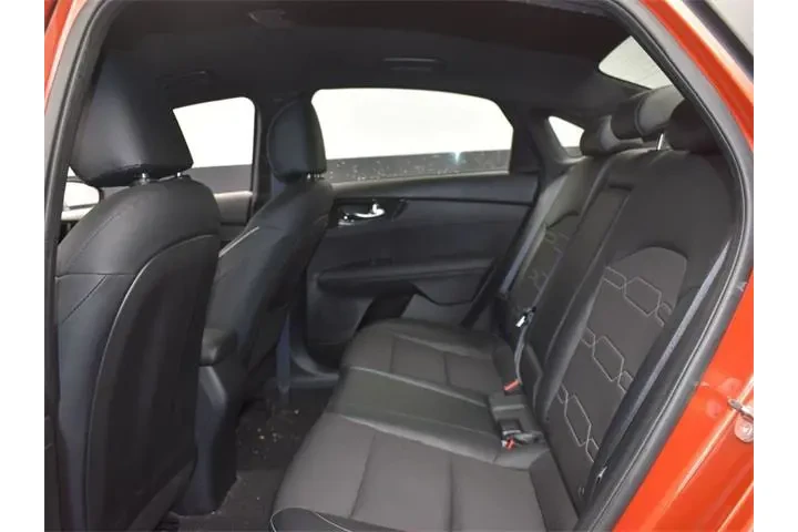 $16958 : Kia Forte 2024 GT-Line 4dr S image 10