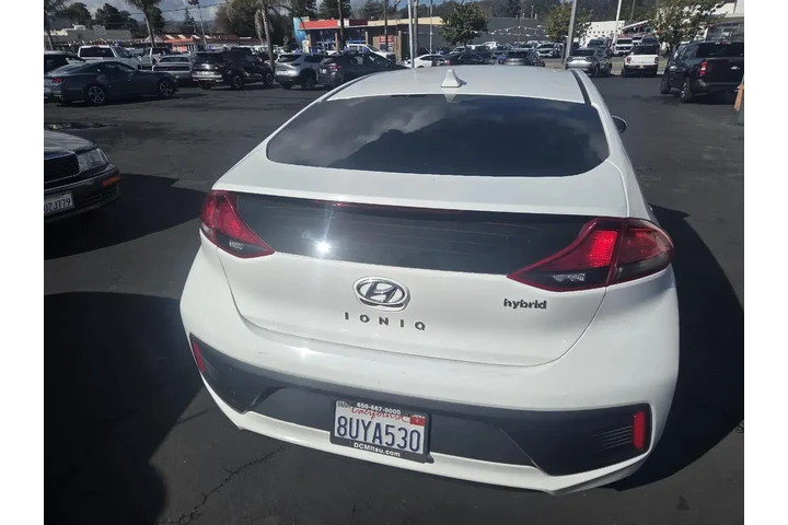 $14495 : Hyundai IONIQ Hybrid 2020 SE image 5