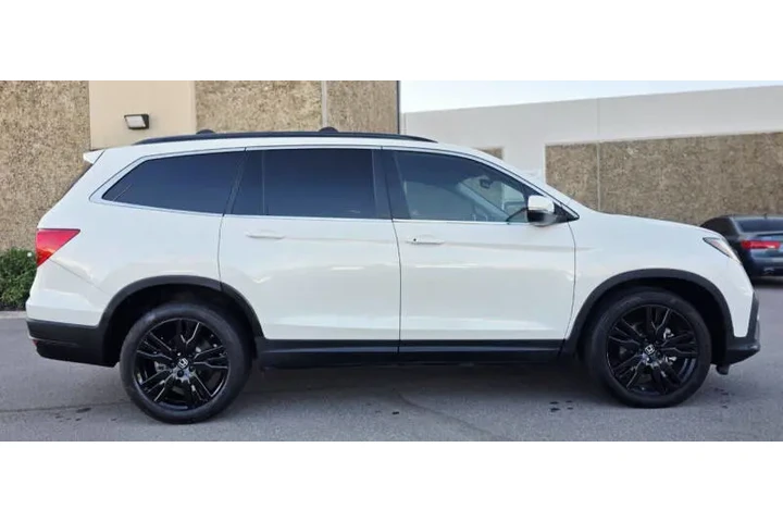 $18950 : 2021 Pilot SE image 8