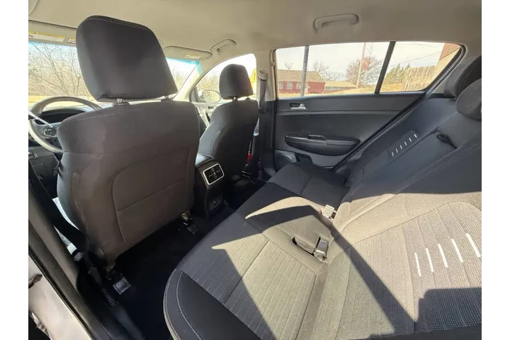 $7999 : 2018 Sportage LX image 7
