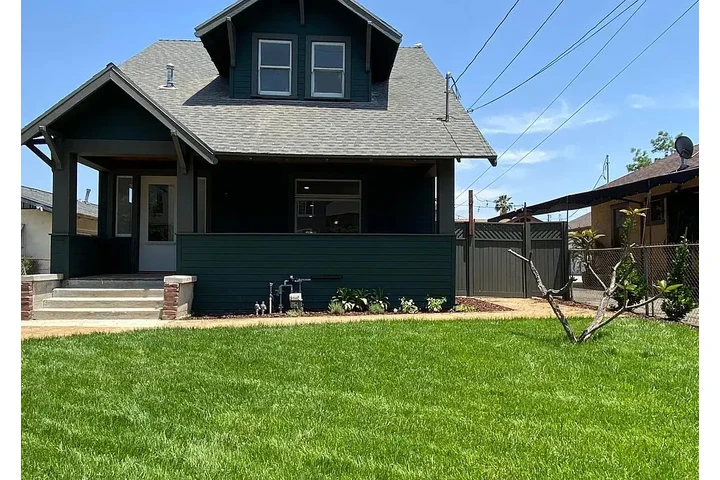 $1200 : beautifully updated home image 1