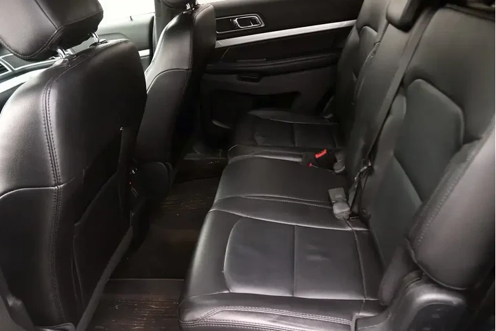 $15037 : Ford Explorer 2017 XLT 4dr S image 10