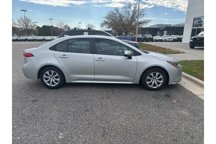 $19488 : Toyota Corolla 2024 LE 4dr S image 4