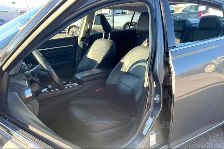 $15499 : Nissan Altima 2020 2.5 SL 4d image 6