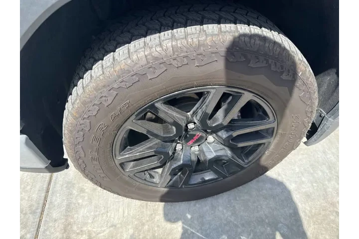 2024 GMC Sierra 1500 Elevation image 10