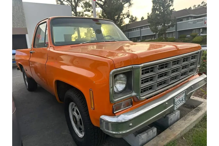 $10500 : Chevrolet long bed Truck image 2