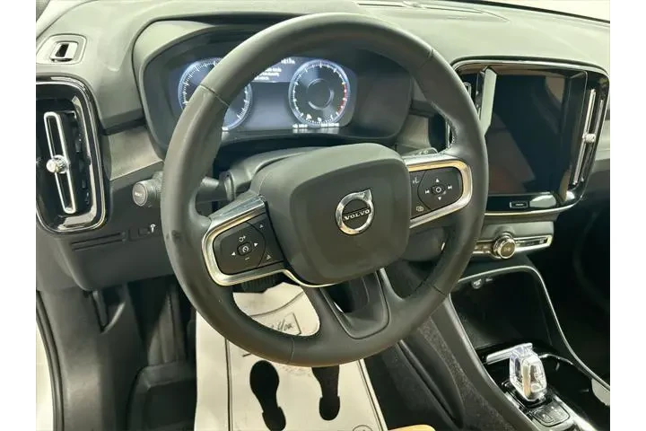 $28411 : Volvo XC40 2022 AWD T5 Inscr image 4