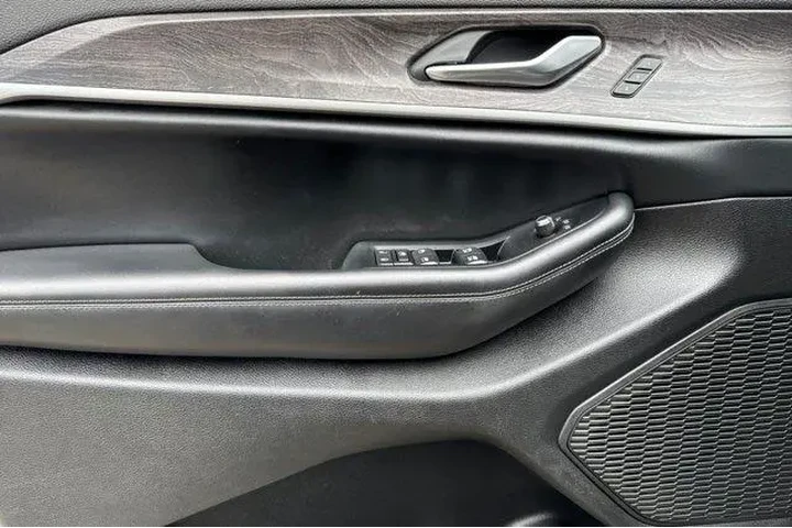 $31789 : Jeep Grand Cherokee L 2023 4 image 10