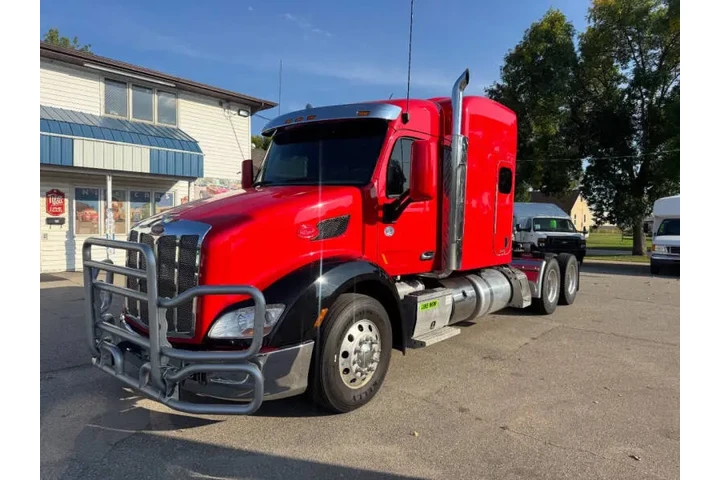 $49990 : 2018 Peterbilt 579 image 3