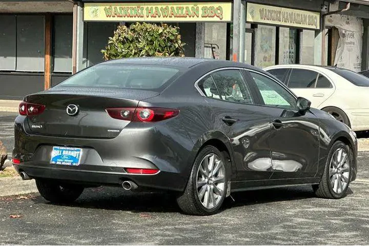 $17722 : Mazda Mazda3 Sedan 2023 2.5 image 3