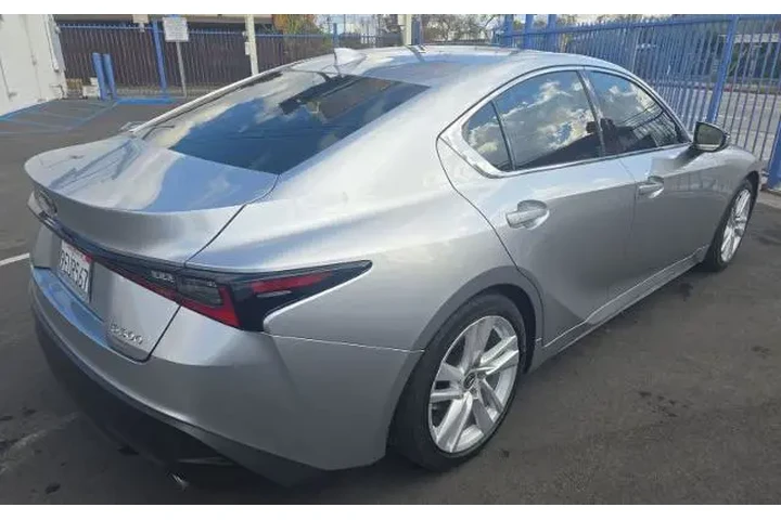 $35000 : Lexus IS 300 2023 4dr Sedan image 2