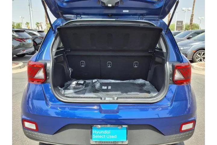 $20999 : Hyundai VENUE 2025 SEL 4dr C image 10