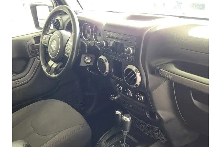 Jeep Wrangler Unlimited 2017 image 5