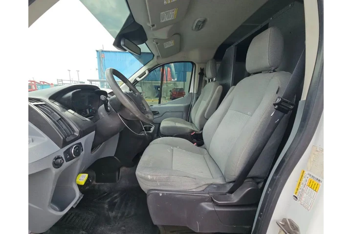 $6200 : 🚘Ford transit ( Cash) 2017 image 2