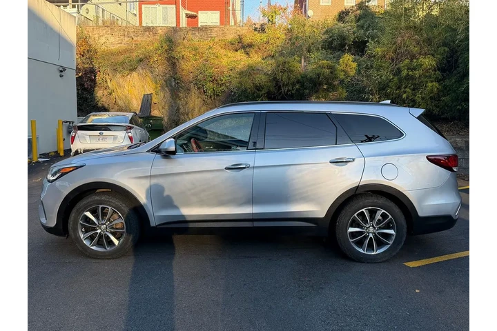 $12995 : 2017 Santa Fe SE image 8