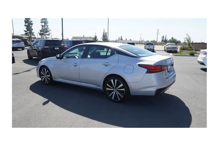 $15984 : 2021 Altima 2.5 SR image 8